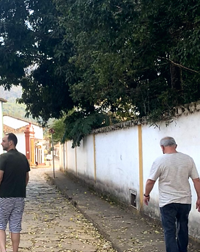 Caminhada pelas ruas de pedra de Ouro Preto, Minas Gerais
